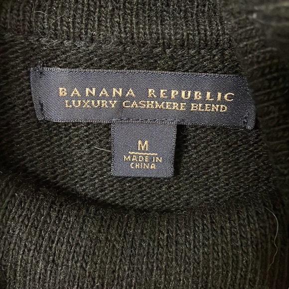 BR Turtleneck Sweater - Picture 2 of 5